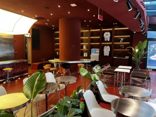 Perlos Burger Metropol AVM